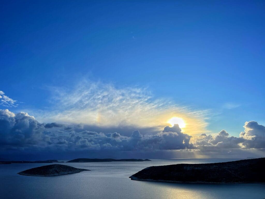 Meltemi, Iraklia — Yoga Retreat Venue in the Small Cyclades | Imagine Greece Retreats | Imagine Greece Retreats retreat venue view