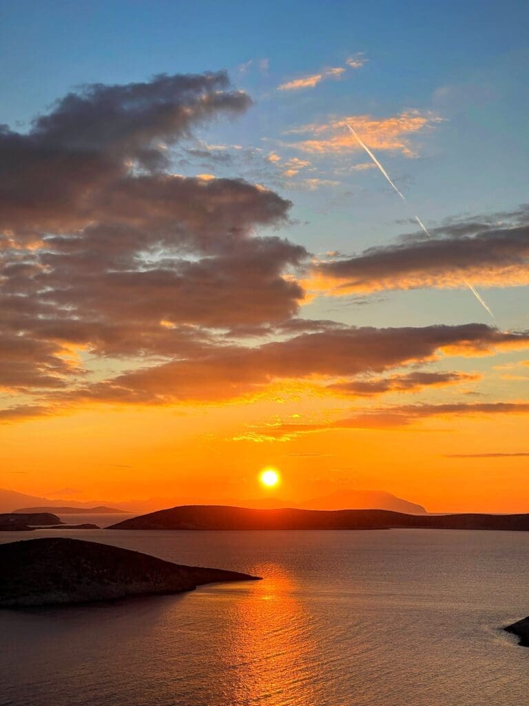 Meltemi, Iraklia — Yoga Retreat Venue in the Small Cyclades | Imagine Greece Retreats | Imagine Greece Retreats retreat venue view